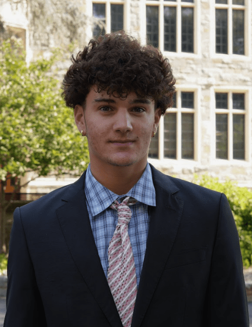 Business S1 Chase Alvarez Bio Photo AB min