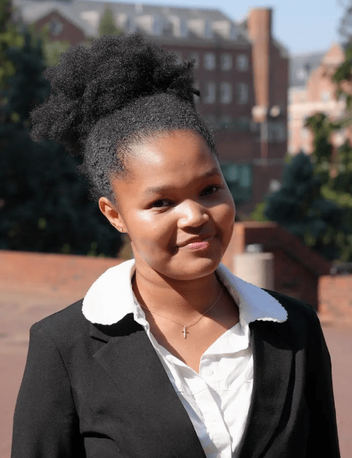 Business S1 Llogan Coleman Bio Photo AB min
