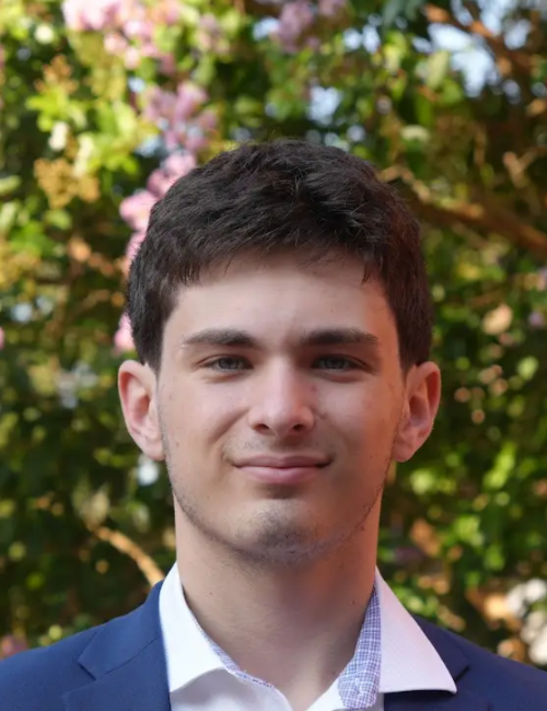 Evan Hernandez