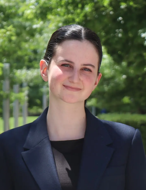 S2 Crim Emmanuela Karpel Bio
